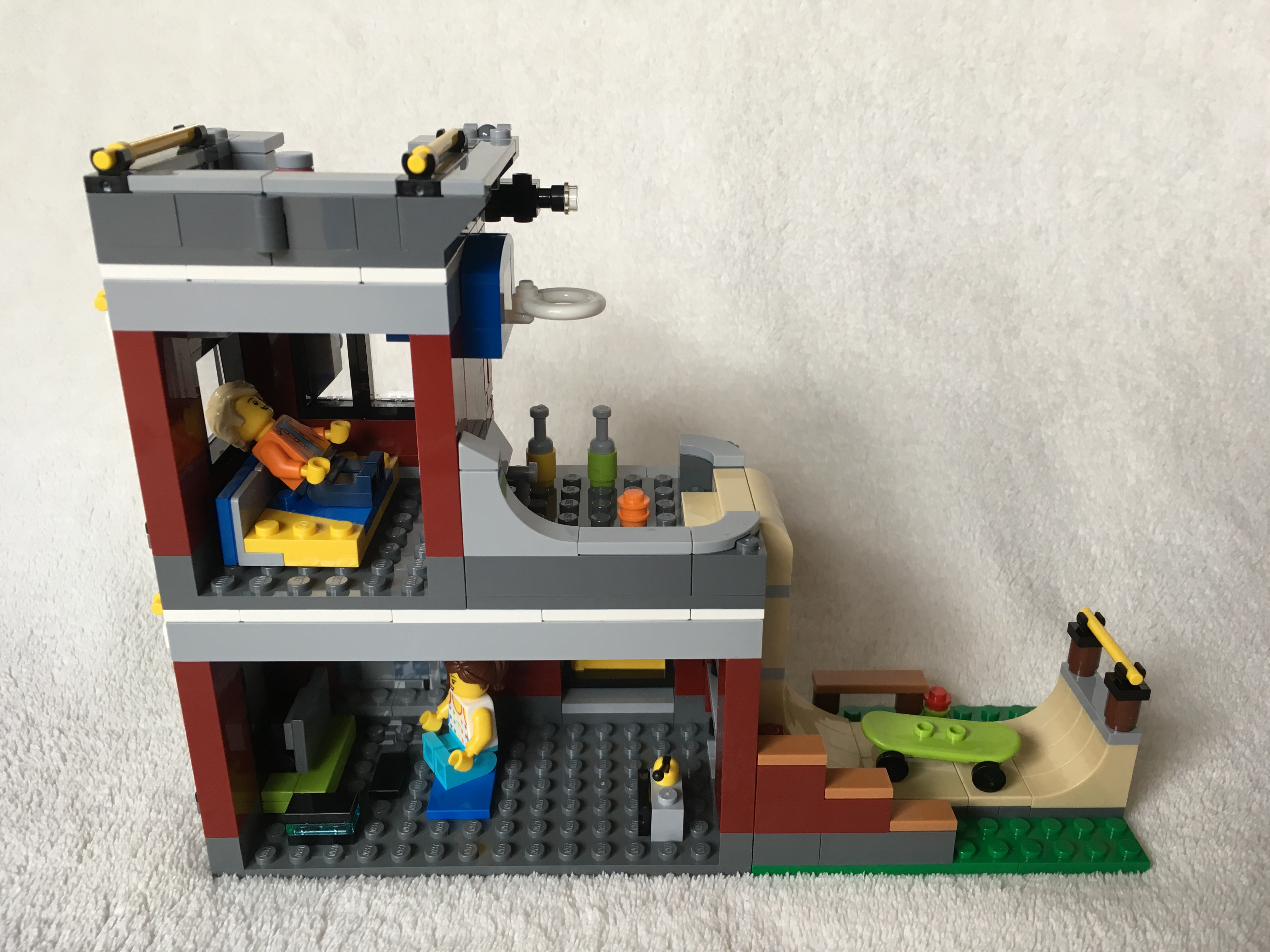Lego 31081 – Modular Skate – Brick Geek